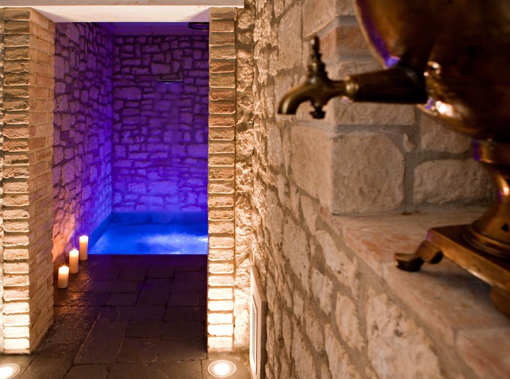Castello Di Montignano Relais & Spa Massa Martana Exterior photo