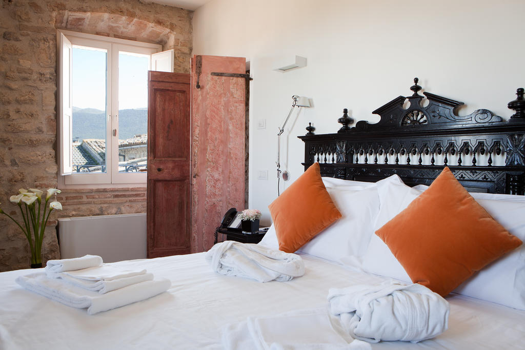 Castello Di Montignano Relais & Spa Massa Martana Exterior photo